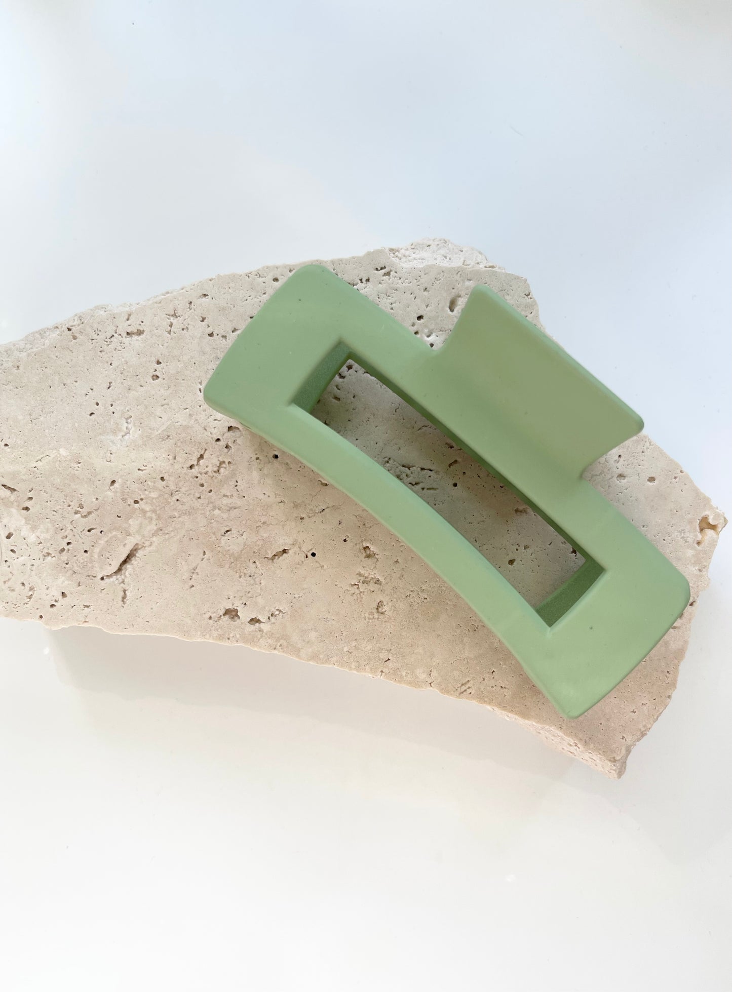 Willow & Body Matte Claw Hair Clips